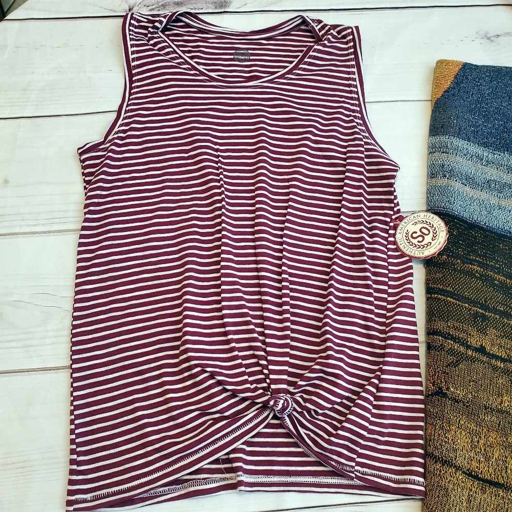 5/25 SO Brick Red White Striped Knotted Slvlss Top XXS
